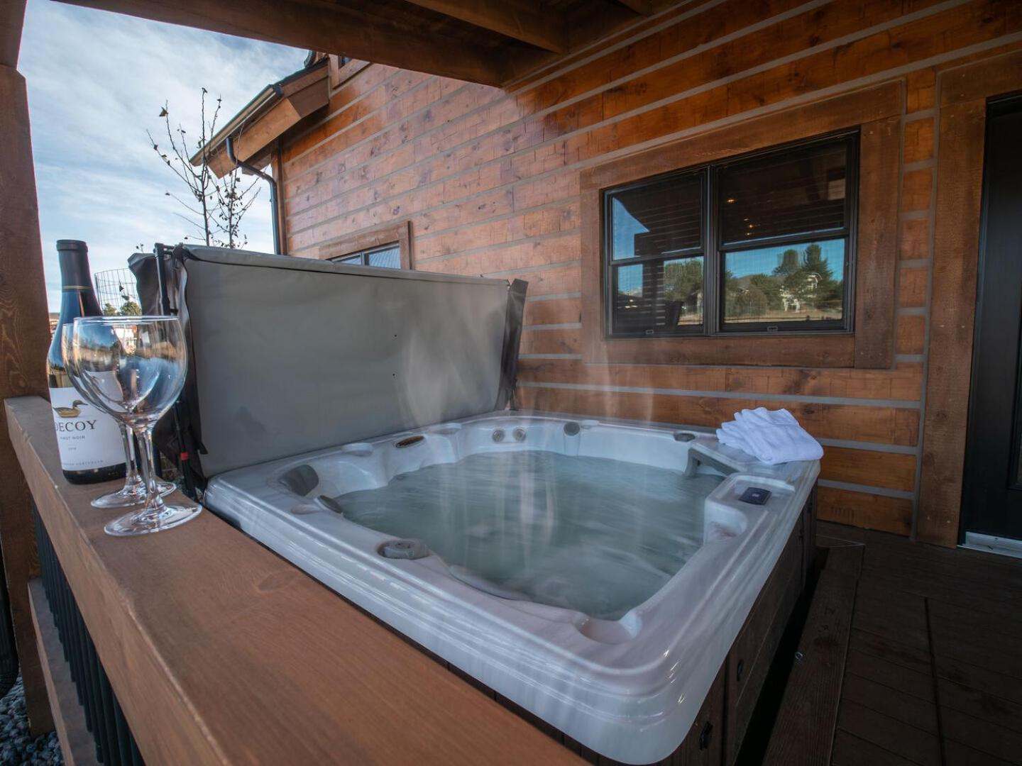 Chic Retreat Indoor Outdoor Fireplace, Private Jacuzzi, Great Location! Estes Park Bilik gambar